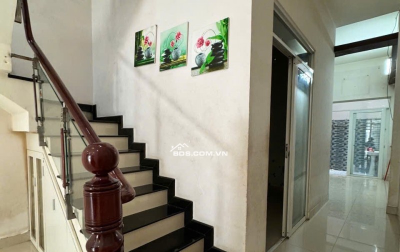 Cho thuê nhà MT đường số 11 P.BHH Bình Tân đúc 2.5 tấm 4pn