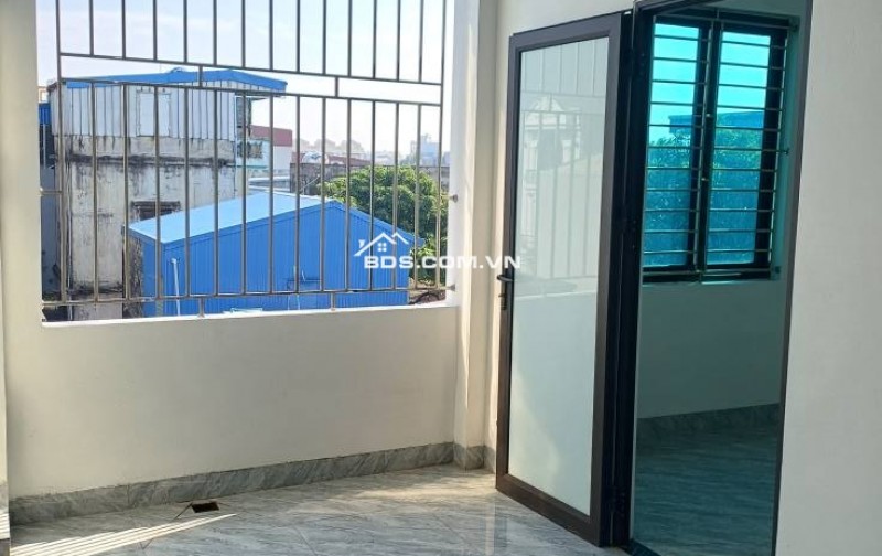 BÁN NHÀ ĐẸP 2.09 TỶ 3 TẦNG 45M2 ( HƯỚNG ĐÔNG ) NGÕ GIẢI PHÓNG