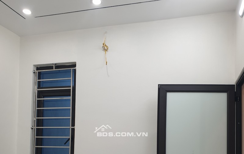 BÁN NHÀ ĐẸP 2.19 TỶ 3 TẦNG 48M2 Ô TÔ ĐỖ GẦN NGÕ VĂN CAO