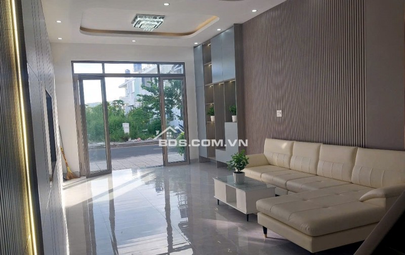 Bán nhà lô C4 đường số 2 cạnh với đường Tú Xương KĐT Tây Bắc.