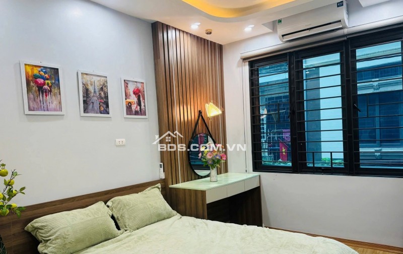 Nhà Đẹp Thang Máy, Đường Hoàng Mai 42/46m, 5 tầng, mt 3.5m, giá 12.8 tỷ.