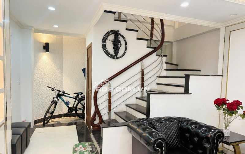 Nhà Đẹp Phố VIP Bạch Mai, Hai Bà Trưng 42m, 6 tầng, mt 4.1m, giá 13.3 tỷ