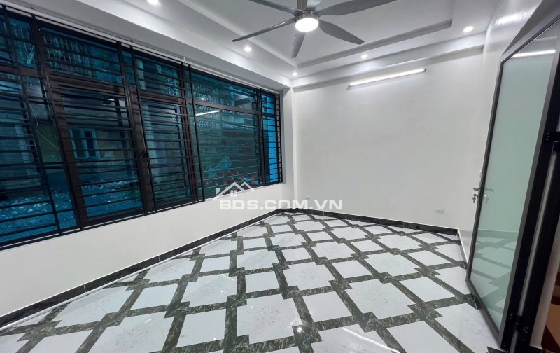 Bán Nhà Ô Tô Trong Nhà, Kim Ngưu, Hai Bà Trưng 30/35m, 5 tầng, mt 5m, giá 14.85 tỷ.