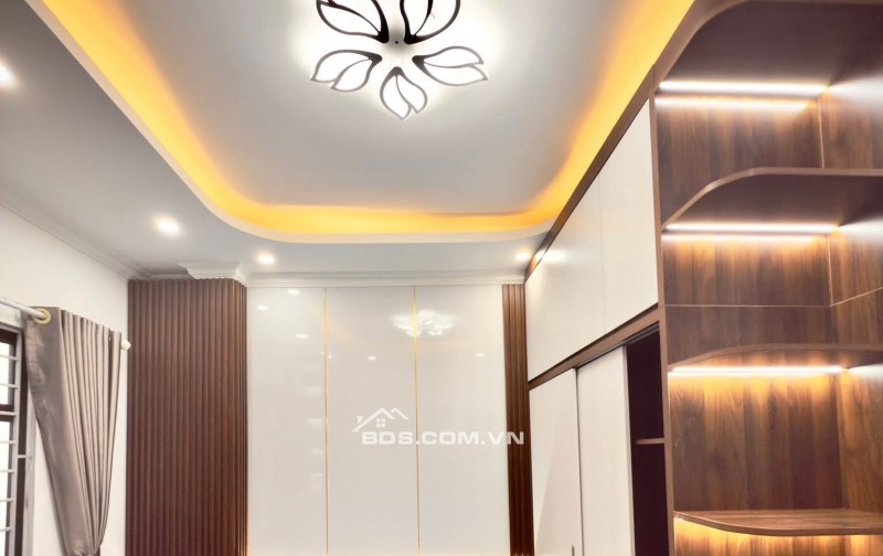 Nhà Đẹp, Gần Phố, Vân Đồn, Hai Bà Trưng 33m, 5 tầng, mt 3.9m, giá 7.5 tỷ.