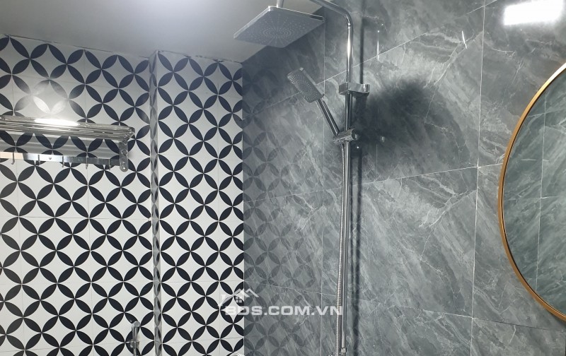 BÁN NHÀ 2.95 TỶ 3.5 TẦNG CÓ GARA Ô TÔ NGÕ RỘNG ĐƯỜNG VĂN CAO