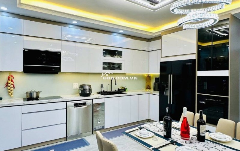 Nhà Đẹp Thang Máy, Gần Phố Nguyễn An Ninh 42/45m, 7 tầng, mt 4.2m, giá 15.9 tỷ.