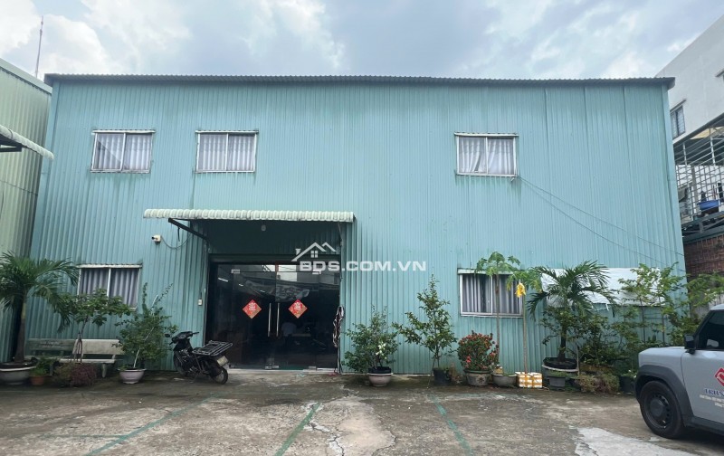 Kho xưởng cho thuê 2300m2 Hà Huy Giáp, gần ngã tư Ga Quận 12