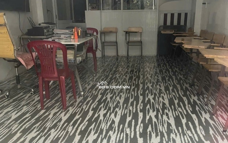 Bán nhà sát mặt Tiền Tân Hương, Hẻm 5m xe tải thông, 49m2, 3 tầng, Chỉ 7 tỷ xíu