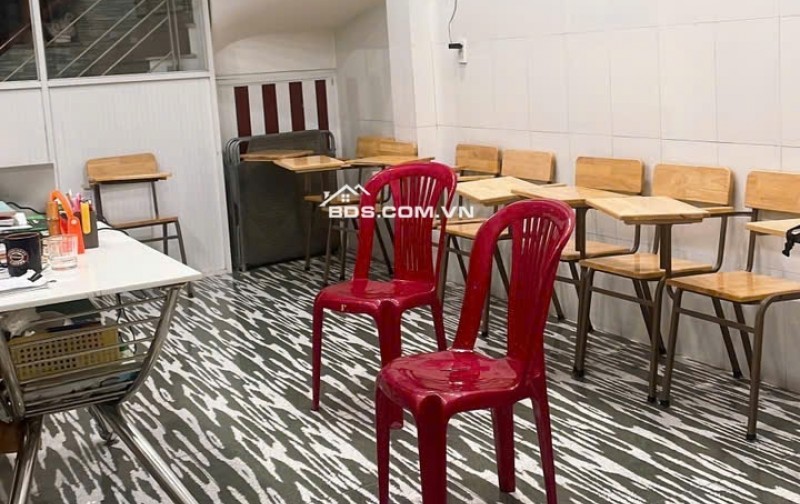 Bán nhà sát mặt Tiền Tân Hương, Hẻm 5m xe tải thông, 49m2, 3 tầng, Chỉ 7 tỷ xíu