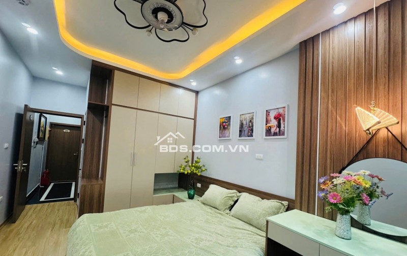 Nhà Đẹp Thang Máy, Đường Hoàng Mai 42/46m, 5 tầng, mt 3.5m, giá 12.8 tỷ.