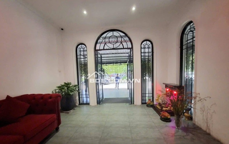 Siêu Phẩm Khách Sạn, Biệt Thự Mỹ Đình, Nam Từ Liêm 196m, 5 tầng, mt 11m, giá 78.5 tỷ