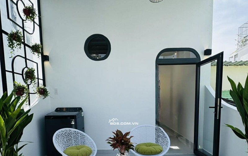 Nhà đẹp ở ngay Huỳnh Văn Bánh Phú Nhuận, 3 tầng 3PN giá 6.85 tỷ TL