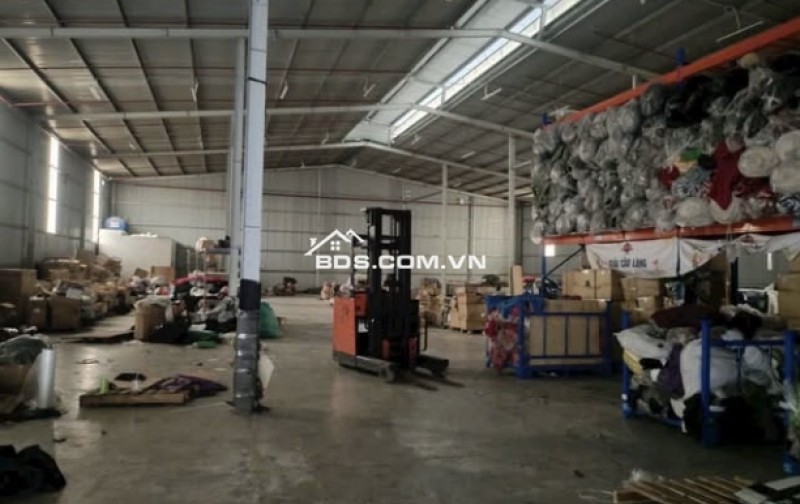 Kho xưởng cho thuê 2300m2 Hà Huy Giáp, gần ngã tư Ga Quận 12