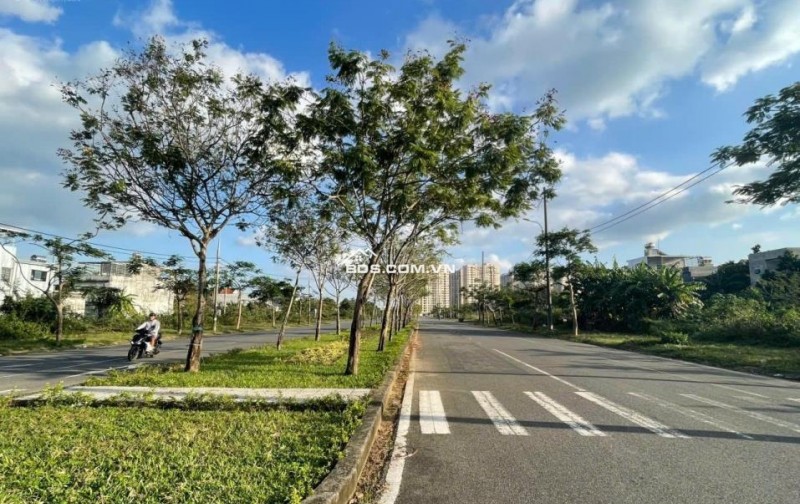 Bán đất thổ cư Hòa Hiệp 3, Liên Chiểu, Đà Nẵng. DT 90m2, giá 4.5 tỷ, sổ đỏ, hướng Đông Nam. LH: 0877661879