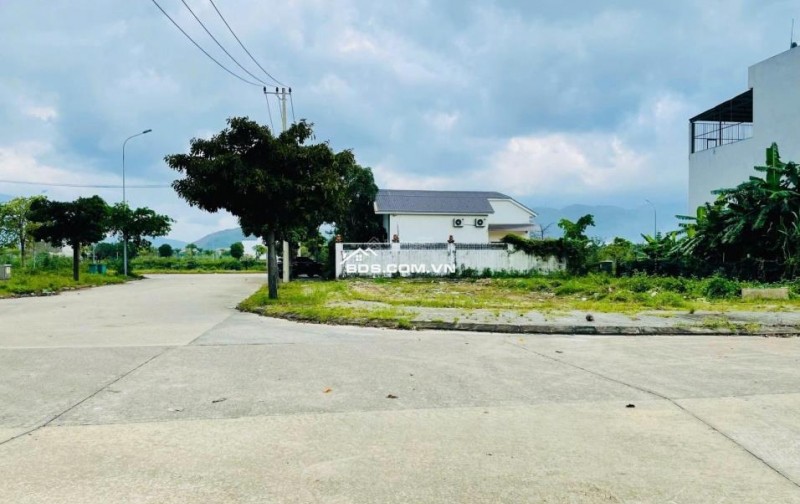 Siêu Phẩm Lô Góc Vệt 50m  Nguyễn Tất Thành, Hòa Hiệp Nam, Liên Chiểu, Đà Nẵng. 147m2, hướng Đông Nam, sổ đỏ, giá 7.2 tỷ. LH: 0877661879