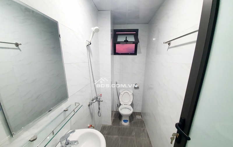 Chính chủ cho thuê phòng ngay ngõ 39 yên xá, 1 ngủ 1 khách, pccc an toàn, cho nuôi pét, không chung chủ