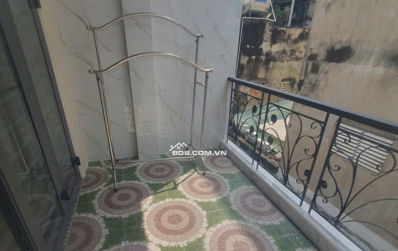 Cho thuê nhà nguyên căn Cách Mạng Tháng 8 Tân Bình, 3.3x11m 4PN giá 18tr tl ít