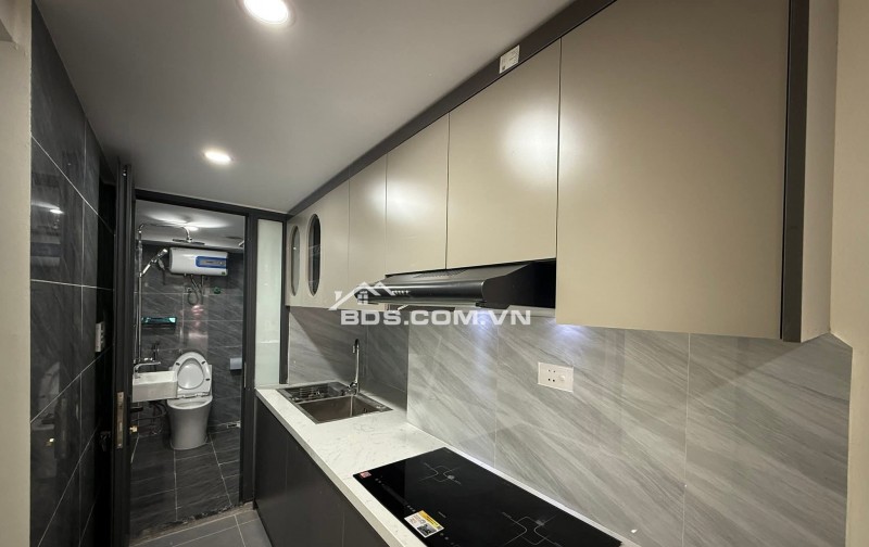 Bán Nhà Kinh Doanh, Ô TÔ, Quỳnh Mai 140m, giá 8,9 tỷ