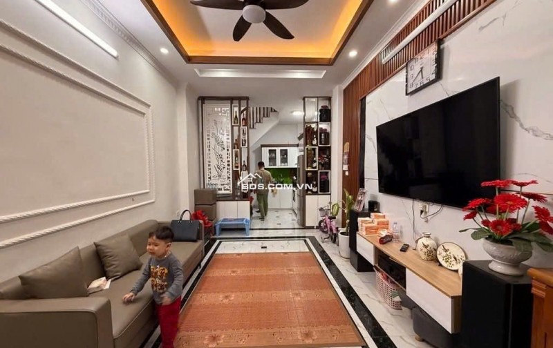 Bán nhà phố Cổ Linh, mặt tiền kinh doanh cực đẹp, 50m2, 8.2 tỷ