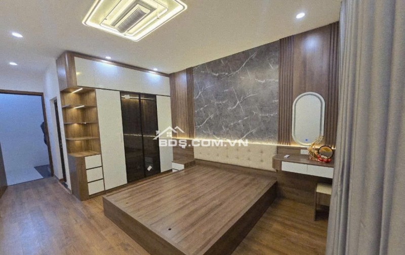 Bán nhà phố Cổ Linh, mặt tiền kinh doanh cực đẹp, 50m2, 8.2 tỷ