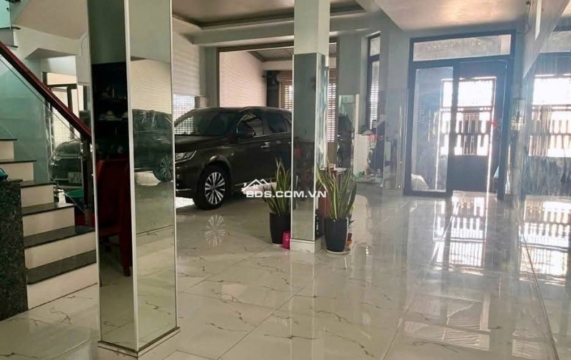 Nhà HXH 5M - Đông Lân, Bà Điểm, Hóc Môn - 7,x tỷ  DT: 7x16m (112m²) - Căn góc 2 mặt thoáng  Kết cấu: 4 tầng, 5PN, 4WC, sân thượng.