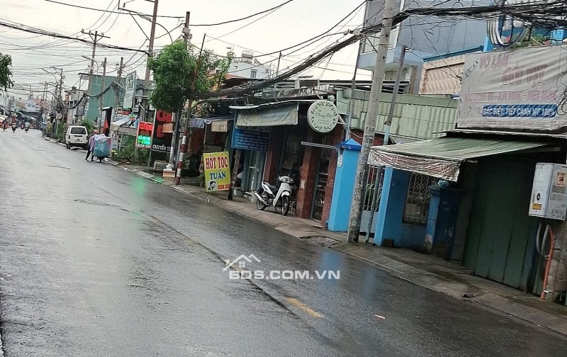 Nhà MT Hồ Thị Huê, Đông Lân, Bà Điểm, Hóc Môn  Giá: 12.2 tỷ – DT 5×20m, 4 tầng  Đang cho thuê: 25tr/tháng  4PN,  5WC