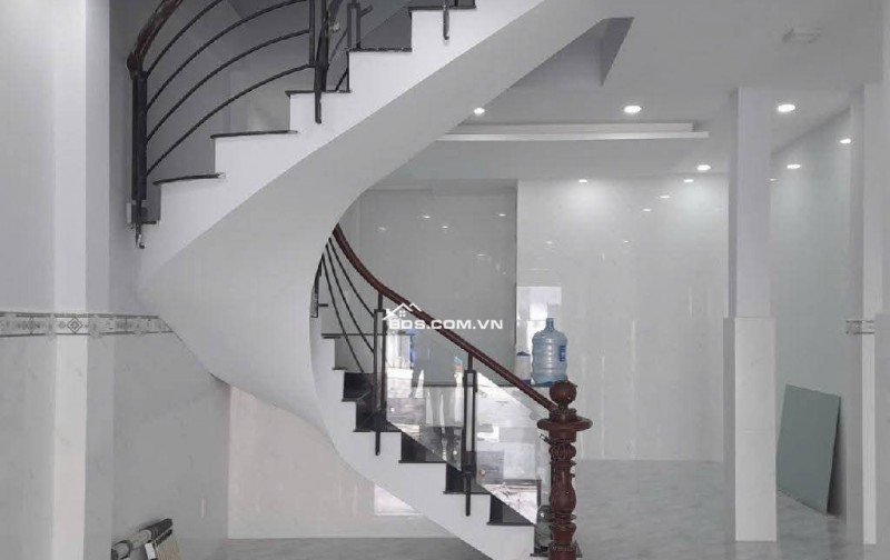 Nhà MT Hồ Thị Huê, Đông Lân, Bà Điểm, Hóc Môn  Giá: 12.2 tỷ – DT 5×20m, 4 tầng  Đang cho thuê: 25tr/tháng  4PN,  5WC