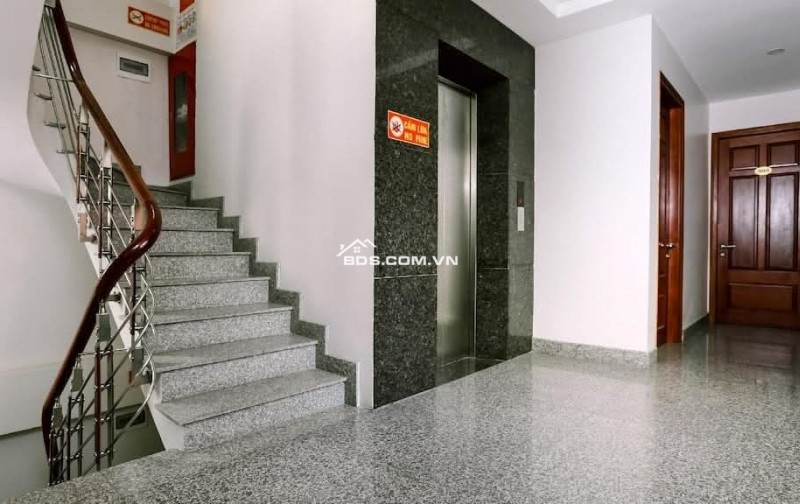 BĐS Hoàng Mai - Giải Phóng ,7tầng Thang Máy.Mặt đường xe tải tránh,Vị trí đẹp,mặt tiền rộng,kinh doanh tốt .Giá đẹp.