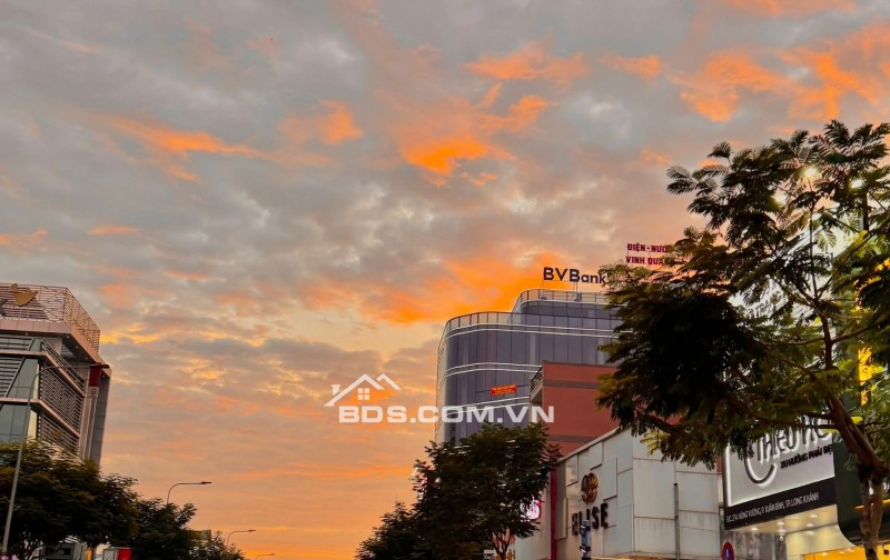 BÁN TÒA NHÀ MẶT TIỀN HÙNG VƯƠNG LONG KHÁNH ĐỒNG NAI