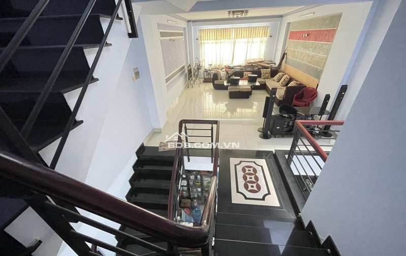 Khu Phú Mỹ• Mặt Tiền Đường D1• Cạnh PMH• 4 Tầng• 110m2• 5PN• 15tỷ500