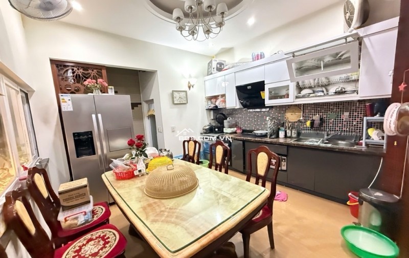 Bán nhà đường Lạc Long Quân, Tây Hồ