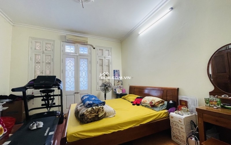 Bán nhà đường Lạc Long Quân, Tây Hồ, Hà Nội