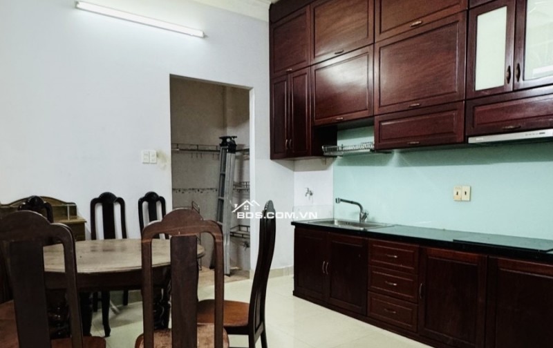 Khu VIP Q.7• Mặt Tiền Đường• Tân Quy• 4 Tầng• BTCT• 5PN• 6WC• 72M2(4x18)• 16tỷ6