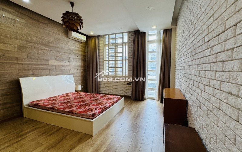 Khu VIP Q.7• Mặt Tiền Đường• Tân Quy• 4 Tầng• BTCT• 5PN• 6WC• 72M2(4x18)• 16tỷ6