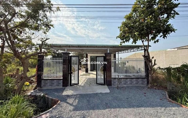 Ngay ngã tư Chơn Thành, Bình Phước (cũ)