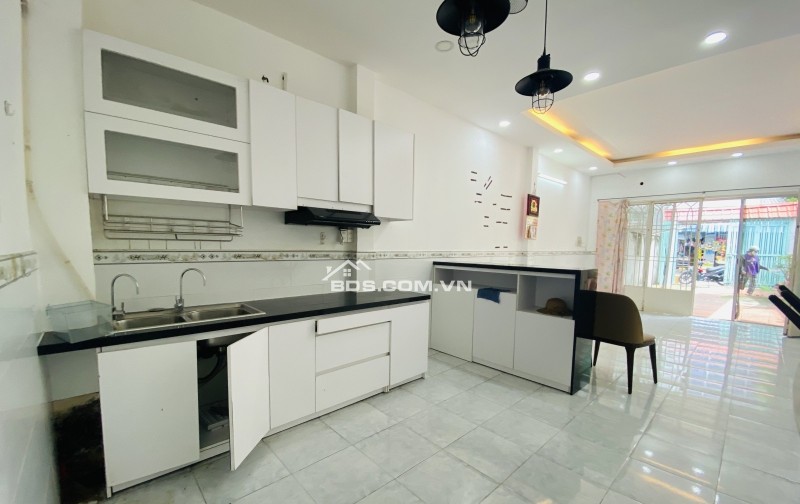 Hot Nhất Q7• Chỉ Còn 1 Lô Duy Nhất• Đất 148M2(4x37)• Ngay Lâm Văn Bền• Xây 6 Tầng