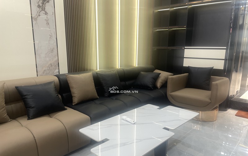 Nhà Mặt Tiền Khu Cư Xá Ngân Hàng• 5 Tầng• 92m2(4x23)• 5PN• 5WC• Có Thang Máy