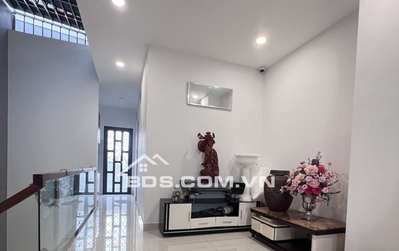 01 Căn Duy Nhất Khu Phú Mỹ• View Sông• Nhà Đẹp Mới 100%• 4 Tầng• 90M2(5x18)• 5PN• 6WC