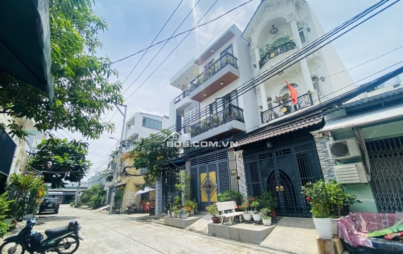 NHÀ PHỐ 4 TẦNG – CẠNH PHÚ MỸ HƯNG – XE HƠI NGỦ TRONG NHÀ – GÒ Ô MÔI – Q7