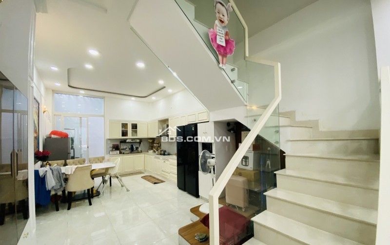 NHÀ PHỐ 4 TẦNG – CẠNH PHÚ MỸ HƯNG – XE HƠI NGỦ TRONG NHÀ – GÒ Ô MÔI – Q7