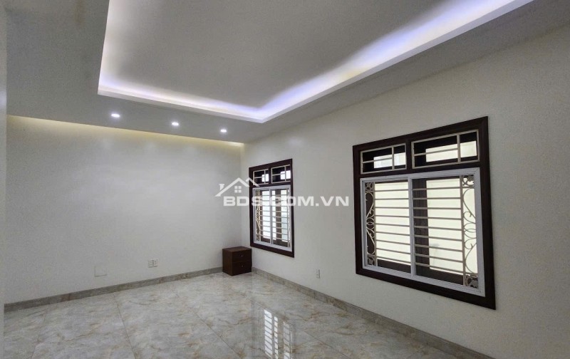 Mặt Tiền KDC Trung Sơn, Vị Trí Vàng• Ngay BV Quốc Tế Nam Sài Gòn• 100M2(5x20)• 6PN• 7WC• Thang Máy Xịn