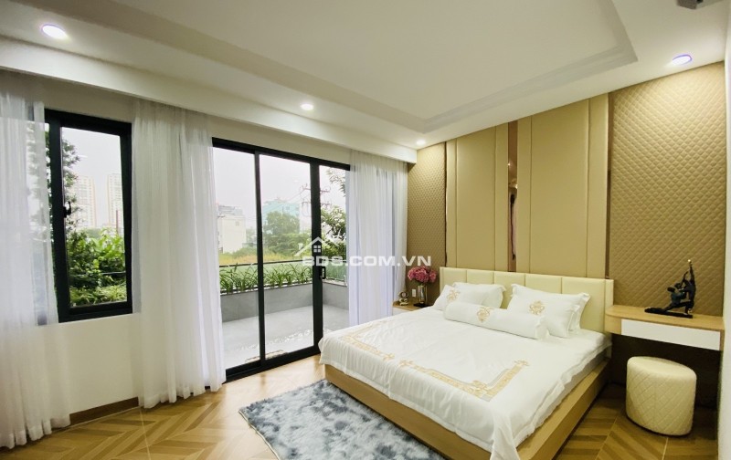 Nhà Mới Xây Đẹp 100%• Phú Mỹ• Q7• Gần Phú Mỹ Hưng• 90m2(5x18)• Ngang 5 Lớn• 4 Tầng• 4PN• 4WC• Có Thang Máy Xịn