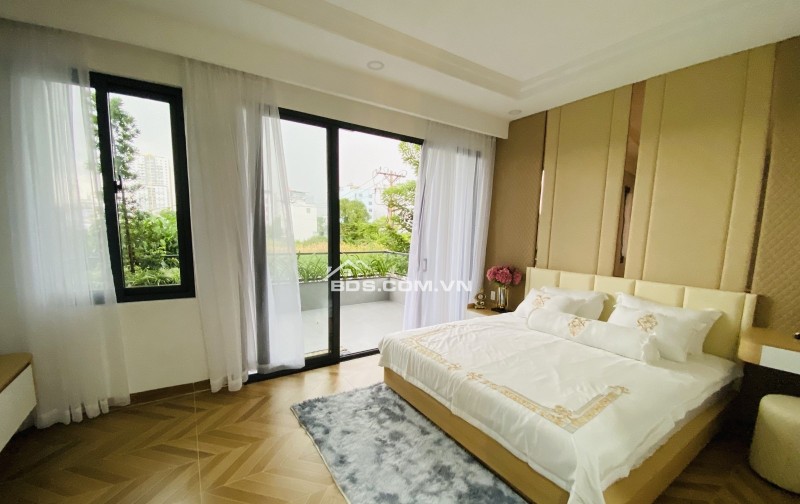 Nhà Mới Xây Đẹp 100%• Phú Mỹ• Q7• Gần Phú Mỹ Hưng• 90m2(5x18)• Ngang 5 Lớn• 4 Tầng• 4PN• 4WC• Có Thang Máy Xịn