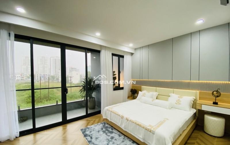 Nhà Mới Xây Đẹp 100%• Phú Mỹ• Q7• Gần Phú Mỹ Hưng• 90m2(5x18)• Ngang 5 Lớn• 4 Tầng• 4PN• 4WC• Có Thang Máy Xịn