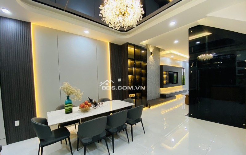 Nhà Mới Xây Đẹp 100%• Phú Mỹ• Q7• Gần Phú Mỹ Hưng• 90m2(5x18)• Ngang 5 Lớn• 4 Tầng• 4PN• 4WC• Có Thang Máy Xịn