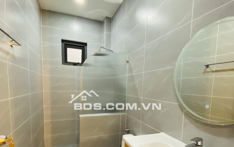 Nhà Mới Xây Đẹp 100%• Phú Mỹ• Q7• Gần Phú Mỹ Hưng• 90m2(5x18)• Ngang 5 Lớn• 4 Tầng• 4PN• 4WC• Có Thang Máy Xịn