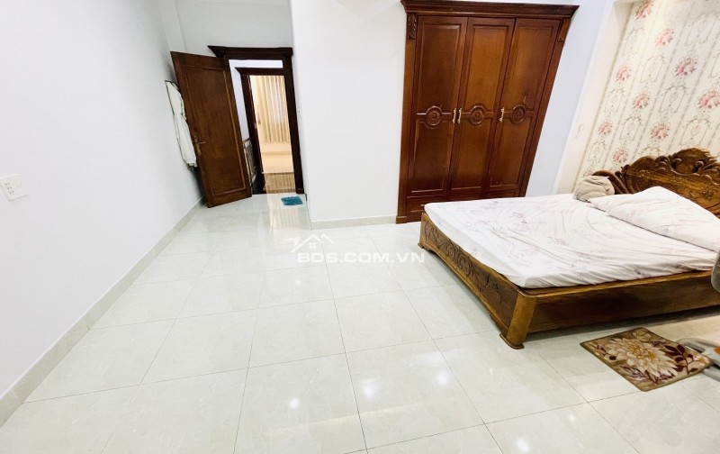 Mặt Tiền Kinh Doanh• Mai Văn Vĩnh• Q7• 5 Tầng• 87M2(5.2x17)• Sân Thượng• Nhà Đẹp• Thang Máy Xịn