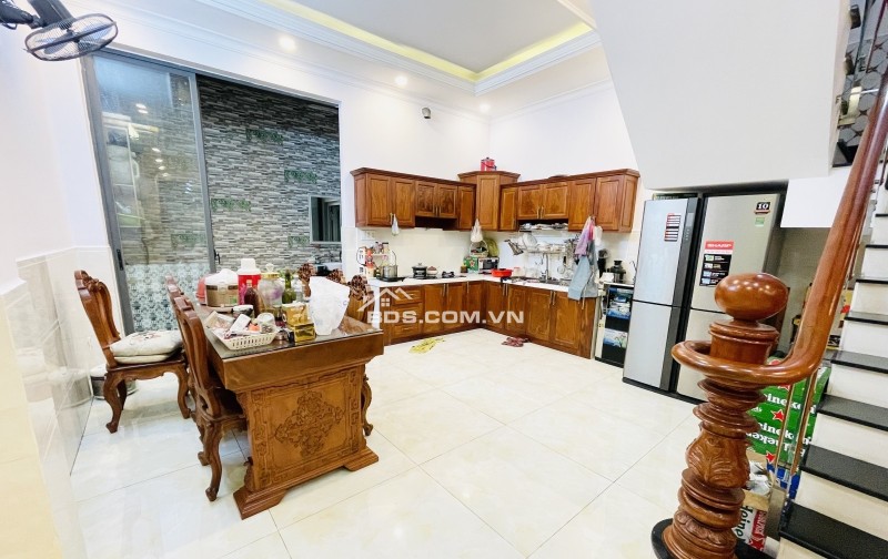 Mặt Tiền Kinh Doanh• Mai Văn Vĩnh• Q7• 5 Tầng• 87M2(5.2x17)• Sân Thượng• Nhà Đẹp• Thang Máy Xịn