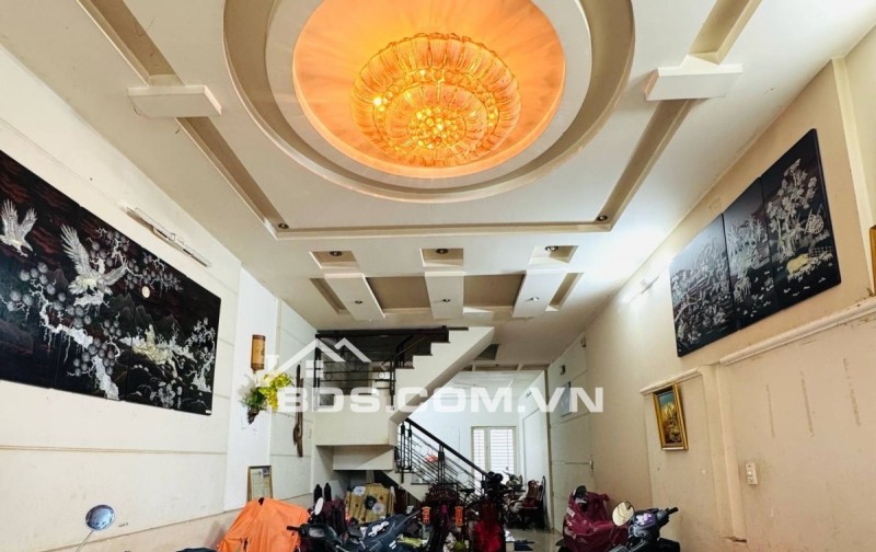 Khu Cao Lỗ• 4 Tầng• Ngay Bệnh Viện Q8• Kế Siêu Thị Parc Maill• 80m2(4x20)• 4PN• 4WC