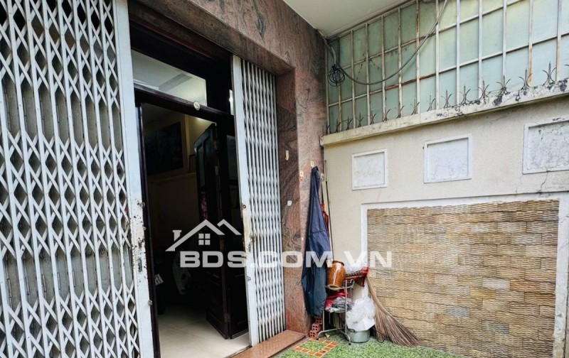 Khu Cao Lỗ• 4 Tầng• Ngay Bệnh Viện Q8• Kế Siêu Thị Parc Maill• 80m2(4x20)• 4PN• 4WC